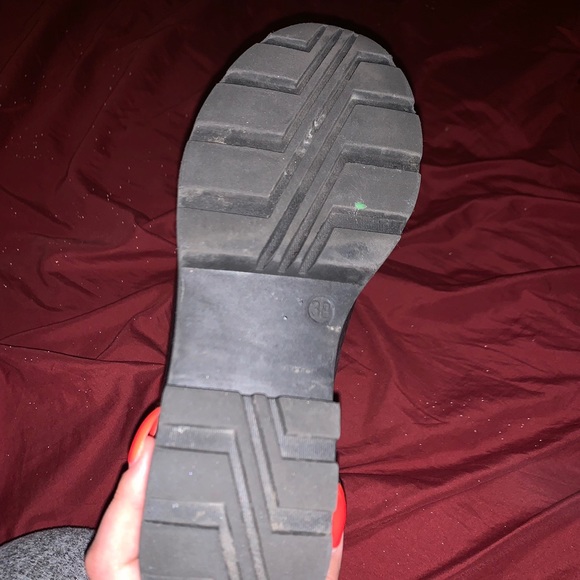 Authentic Leather Steve Madden Boots - Picture 3 of 4